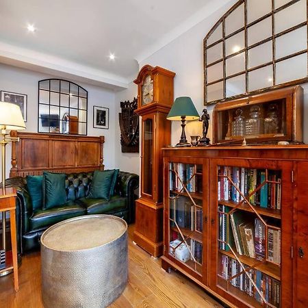 Outstanding Antique 1Br Flat In Soho Londres Exterior foto
