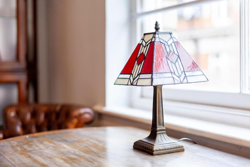 Outstanding Antique 1Br Flat In Soho Londres Exterior foto