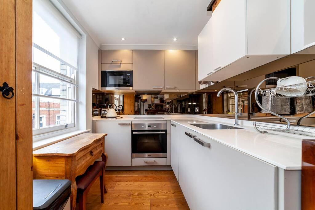 Outstanding Antique 1Br Flat In Soho Londres Exterior foto
